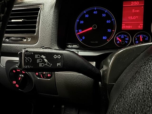 Серый Фольксваген Гольф, объемом двигателя 1.4 л и пробегом 217 тыс. км за 5800 $, фото 15 на Automoto.ua