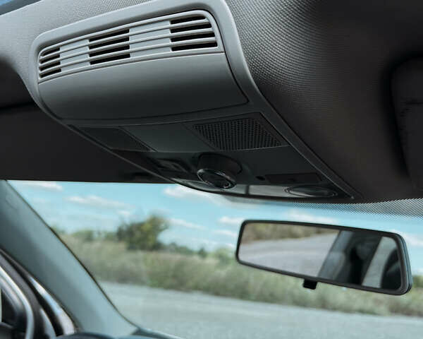 Серый Фольксваген Гольф, объемом двигателя 1.6 л и пробегом 220 тыс. км за 7300 $, фото 2 на Automoto.ua