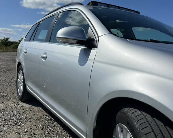 Серый Фольксваген Гольф, объемом двигателя 1.6 л и пробегом 220 тыс. км за 7300 $, фото 26 на Automoto.ua