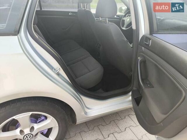 Серый Фольксваген Гольф, объемом двигателя 1.6 л и пробегом 198 тыс. км за 5000 $, фото 17 на Automoto.ua