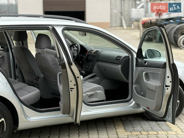 Серый Фольксваген Гольф, объемом двигателя 1.4 л и пробегом 206 тыс. км за 6150 $, фото 13 на Automoto.ua