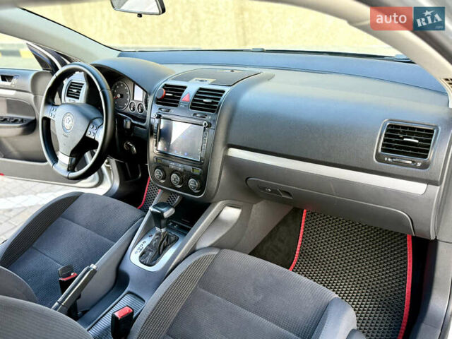 Сірий Фольксваген Гольф, об'ємом двигуна 1.4 л та пробігом 206 тис. км за 6900 $, фото 56 на Automoto.ua