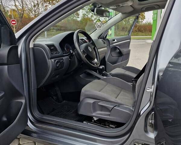 Серый Фольксваген Гольф, объемом двигателя 0 л и пробегом 217 тыс. км за 7500 $, фото 29 на Automoto.ua