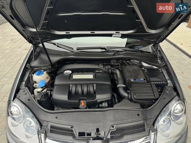 Серый Фольксваген Гольф, объемом двигателя 1.6 л и пробегом 202 тыс. км за 6350 $, фото 14 на Automoto.ua