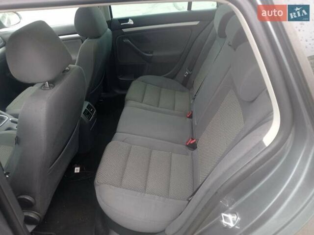 Серый Фольксваген Гольф, объемом двигателя 1.4 л и пробегом 196 тыс. км за 5650 $, фото 1 на Automoto.ua