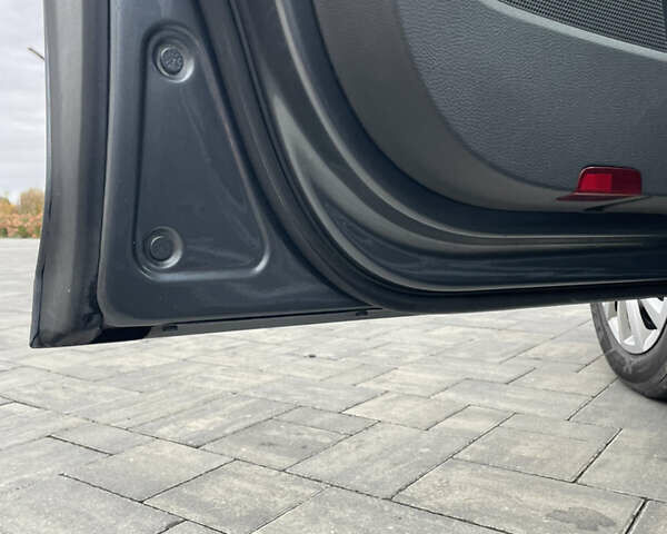 Сірий Фольксваген Гольф, об'ємом двигуна 1.9 л та пробігом 280 тис. км за 6600 $, фото 33 на Automoto.ua