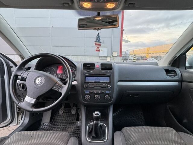 Серый Фольксваген Гольф, объемом двигателя 1.9 л и пробегом 250 тыс. км за 2334 $, фото 6 на Automoto.ua