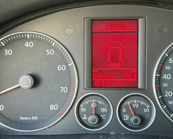 Сірий Фольксваген Гольф, об'ємом двигуна 1.4 л та пробігом 206 тис. км за 6900 $, фото 77 на Automoto.ua