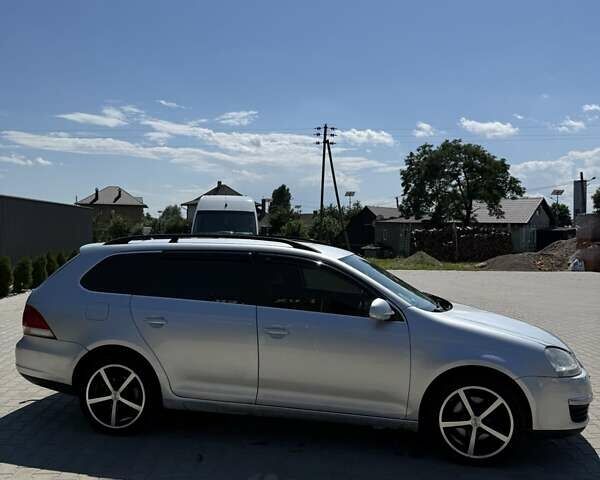 Сірий Фольксваген Гольф, об'ємом двигуна 2 л та пробігом 400 тис. км за 5814 $, фото 4 на Automoto.ua