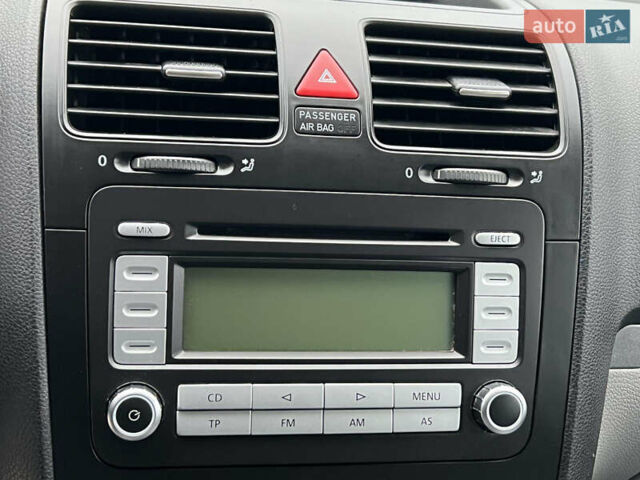 Серый Фольксваген Гольф, объемом двигателя 0 л и пробегом 236 тыс. км за 5800 $, фото 28 на Automoto.ua