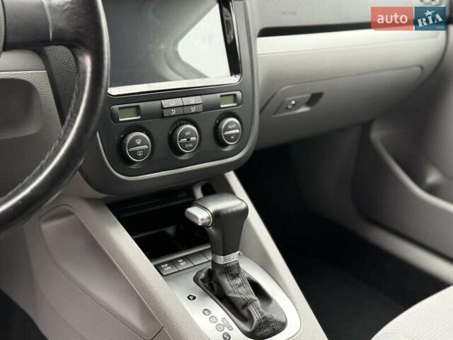 Серый Фольксваген Гольф, объемом двигателя 1.4 л и пробегом 206 тыс. км за 6150 $, фото 20 на Automoto.ua