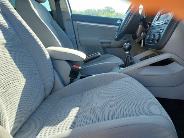 Серый Фольксваген Гольф, объемом двигателя 1.4 л и пробегом 189 тыс. км за 6399 $, фото 14 на Automoto.ua