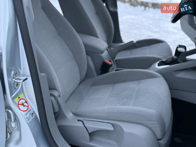 Серый Фольксваген Гольф, объемом двигателя 1.4 л и пробегом 206 тыс. км за 5950 $, фото 40 на Automoto.ua