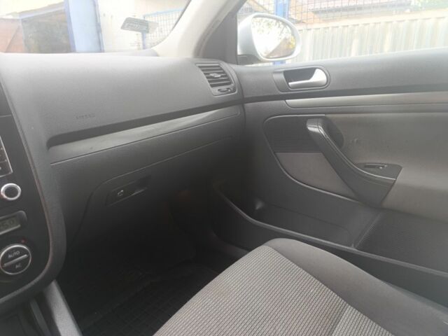 Фольксваген Гольф 2008 в Черкассах на Automoto.ua Серый Фольксваген Гольф, объемом двигателя 0 л и пробегом 291 тыс. км за 7500 $, фото 3 на Automoto.ua