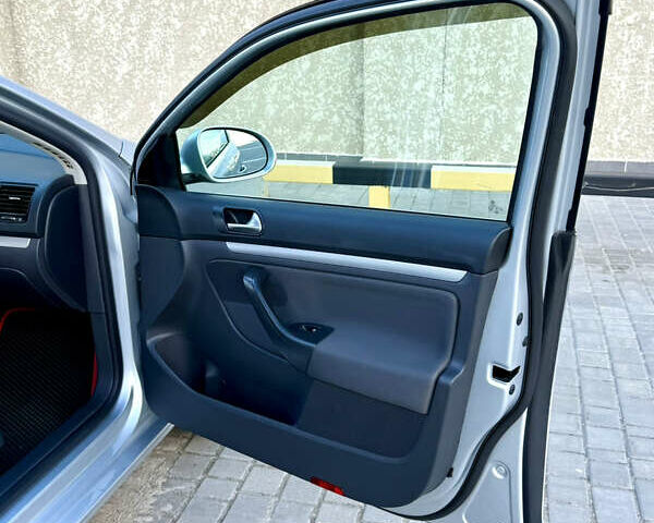 Сірий Фольксваген Гольф, об'ємом двигуна 1.4 л та пробігом 206 тис. км за 6900 $, фото 47 на Automoto.ua