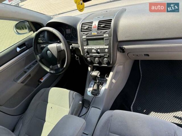 Сірий Фольксваген Гольф, об'ємом двигуна 2 л та пробігом 400 тис. км за 5814 $, фото 18 на Automoto.ua