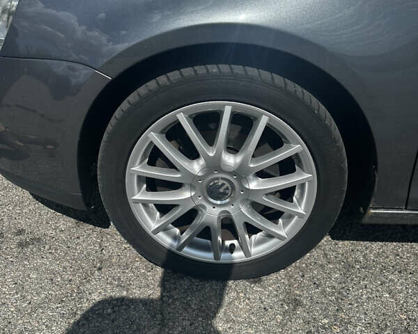 Серый Фольксваген Гольф, объемом двигателя 1.4 л и пробегом 230 тыс. км за 6500 $, фото 13 на Automoto.ua