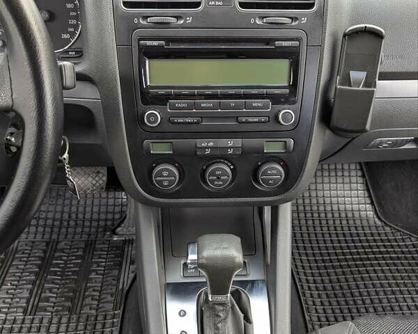 Серый Фольксваген Гольф, объемом двигателя 1.9 л и пробегом 308 тыс. км за 6800 $, фото 29 на Automoto.ua