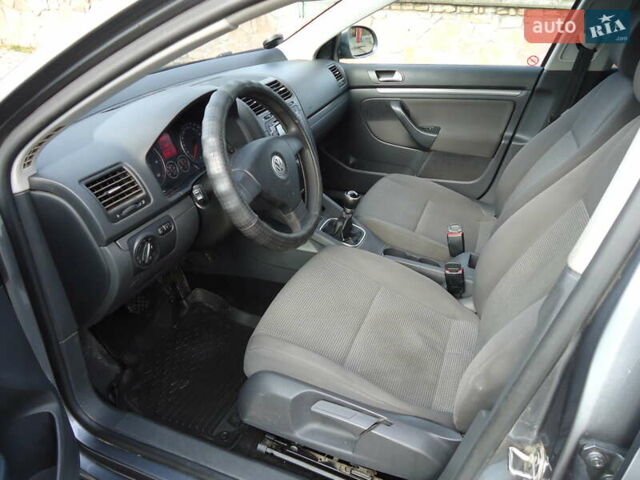 Серый Фольксваген Гольф, объемом двигателя 1.9 л и пробегом 290 тыс. км за 5600 $, фото 14 на Automoto.ua