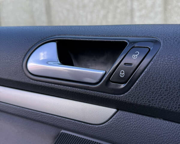 Сірий Фольксваген Гольф, об'ємом двигуна 1.4 л та пробігом 206 тис. км за 6900 $, фото 85 на Automoto.ua