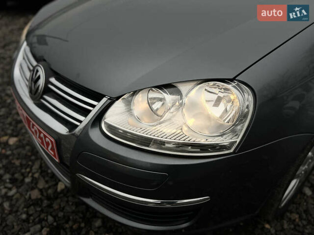 Сірий Фольксваген Гольф, об'ємом двигуна 1.6 л та пробігом 263 тис. км за 7300 $, фото 18 на Automoto.ua
