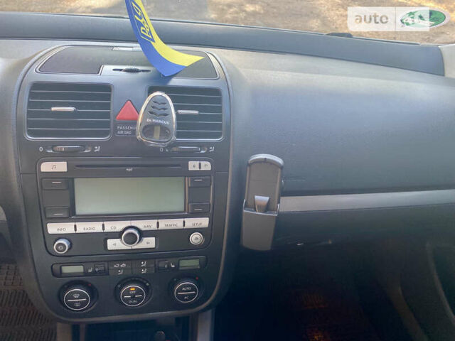 Серый Фольксваген Гольф, объемом двигателя 1.4 л и пробегом 290 тыс. км за 5800 $, фото 7 на Automoto.ua