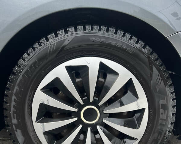 Серый Фольксваген Гольф, объемом двигателя 1.9 л и пробегом 351 тыс. км за 6000 $, фото 12 на Automoto.ua