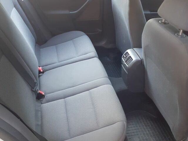 Сірий Фольксваген Гольф, об'ємом двигуна 1.9 л та пробігом 340 тис. км за 6100 $, фото 5 на Automoto.ua