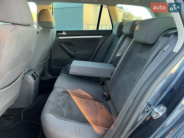 Серый Фольксваген Гольф, объемом двигателя 1.4 л и пробегом 217 тыс. км за 5999 $, фото 30 на Automoto.ua