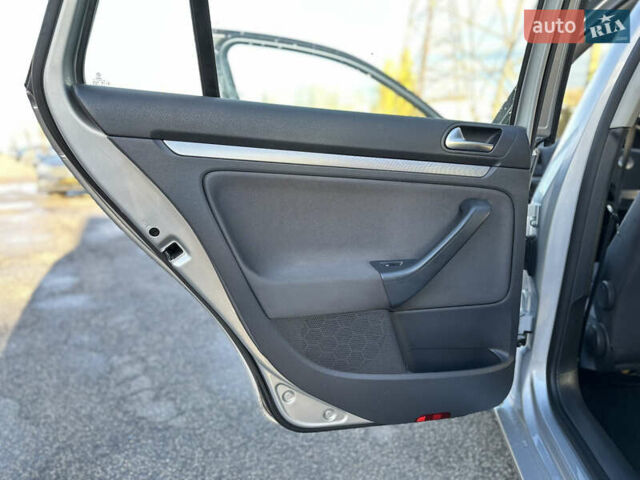 Сірий Фольксваген Гольф, об'ємом двигуна 1.6 л та пробігом 231 тис. км за 7100 $, фото 16 на Automoto.ua