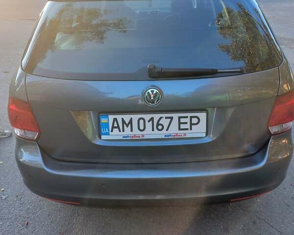 Серый Фольксваген Гольф, объемом двигателя 1.39 л и пробегом 260 тыс. км за 7000 $, фото 5 на Automoto.ua