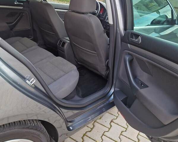 Серый Фольксваген Гольф, объемом двигателя 1.4 л и пробегом 161 тыс. км за 6500 $, фото 16 на Automoto.ua