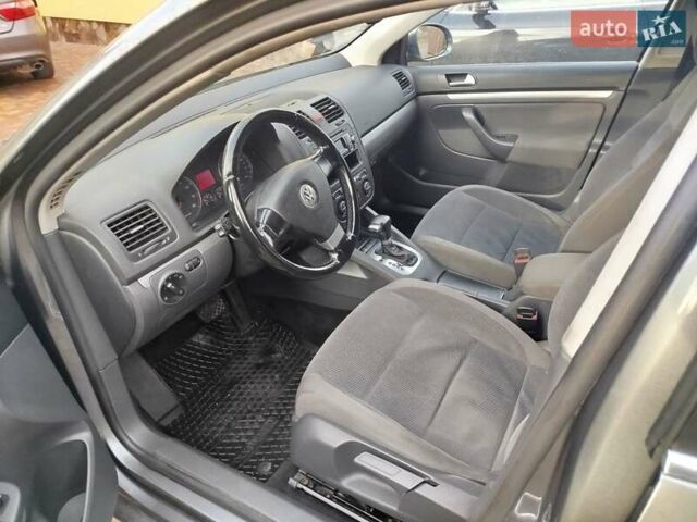 Серый Фольксваген Гольф, объемом двигателя 1.4 л и пробегом 224 тыс. км за 5750 $, фото 5 на Automoto.ua