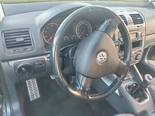 Серый Фольксваген Гольф, объемом двигателя 1.4 л и пробегом 255 тыс. км за 5400 $, фото 5 на Automoto.ua