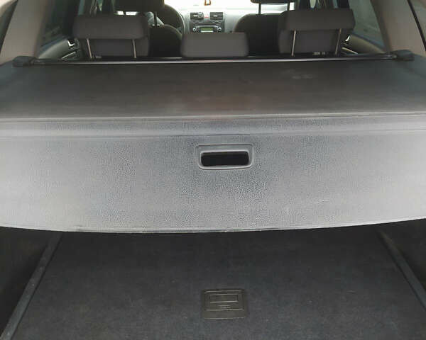 Серый Фольксваген Гольф, объемом двигателя 1.6 л и пробегом 267 тыс. км за 5500 $, фото 4 на Automoto.ua