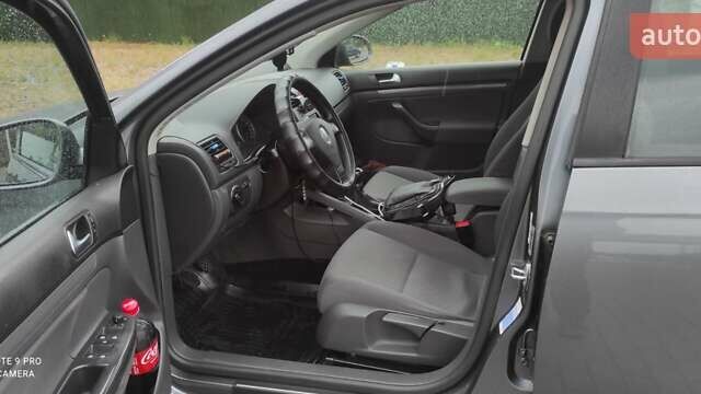 Серый Фольксваген Гольф, объемом двигателя 1.9 л и пробегом 364 тыс. км за 5100 $, фото 7 на Automoto.ua