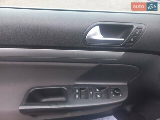 Сірий Фольксваген Гольф, об'ємом двигуна 1.39 л та пробігом 225 тис. км за 4700 $, фото 12 на Automoto.ua