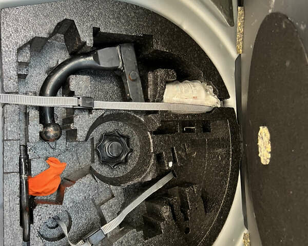 Серый Фольксваген Гольф, объемом двигателя 1.6 л и пробегом 207 тыс. км за 6700 $, фото 10 на Automoto.ua