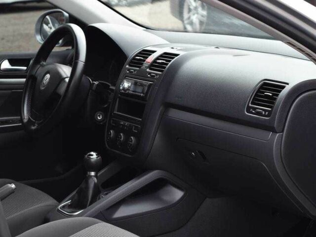 Сірий Фольксваген Гольф, об'ємом двигуна 1.6 л та пробігом 265 тис. км за 5950 $, фото 11 на Automoto.ua