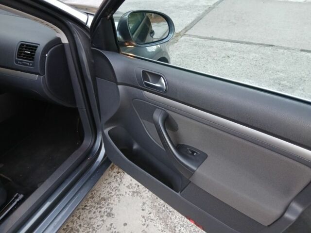 Фольксваген Гольф 2008 в Днепре (Днепропетровске) на Automoto.ua Серый Фольксваген Гольф, объемом двигателя 0 л и пробегом 192 тыс. км за 7800 $, фото 8 на Automoto.ua