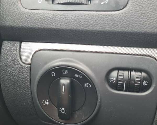 Серый Фольксваген Гольф, объемом двигателя 1.4 л и пробегом 226 тыс. км за 5500 $, фото 8 на Automoto.ua