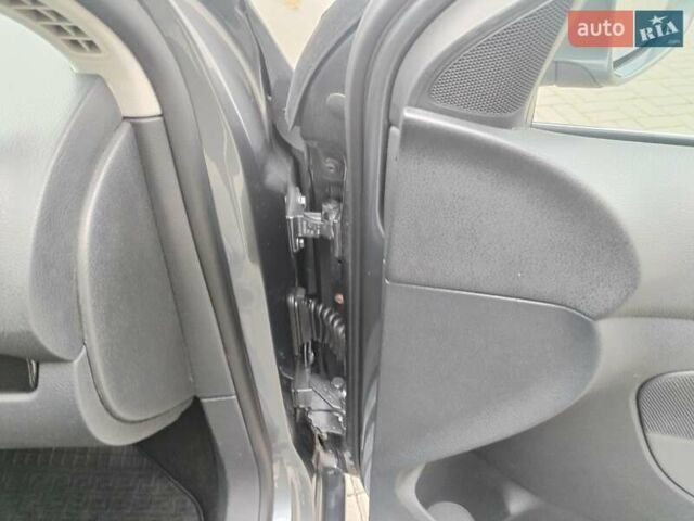 Серый Фольксваген Гольф, объемом двигателя 1.6 л и пробегом 253 тыс. км за 7700 $, фото 50 на Automoto.ua