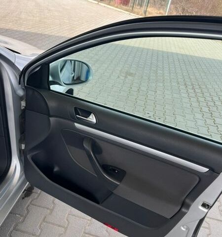 Серый Фольксваген Гольф, объемом двигателя 1.6 л и пробегом 210 тыс. км за 6666 $, фото 23 на Automoto.ua