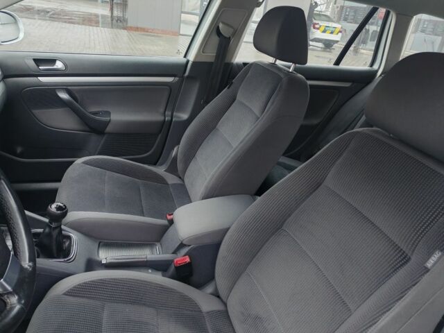 Серый Фольксваген Гольф, объемом двигателя 1.4 л и пробегом 245 тыс. км за 6200 $, фото 19 на Automoto.ua