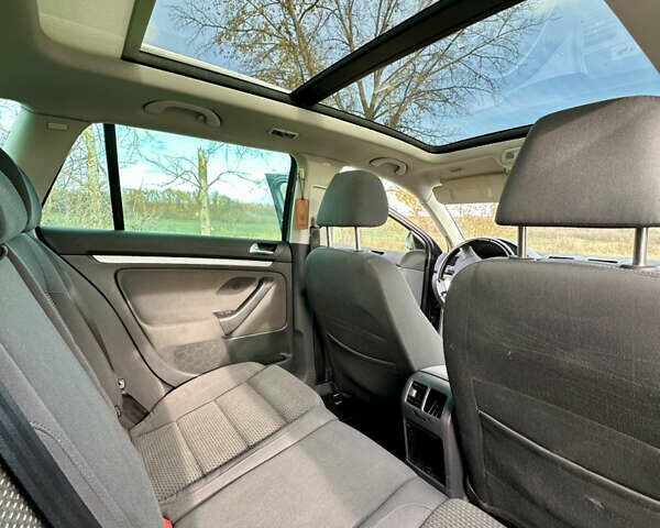 Серый Фольксваген Гольф, объемом двигателя 1.39 л и пробегом 200 тыс. км за 5750 $, фото 21 на Automoto.ua