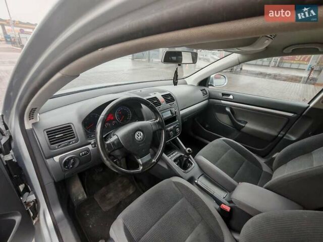 Серый Фольксваген Гольф, объемом двигателя 1.4 л и пробегом 245 тыс. км за 6200 $, фото 16 на Automoto.ua