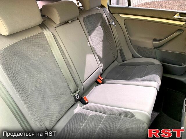 Серый Фольксваген Гольф, объемом двигателя 1.4 л и пробегом 236 тыс. км за 3800 $, фото 8 на Automoto.ua