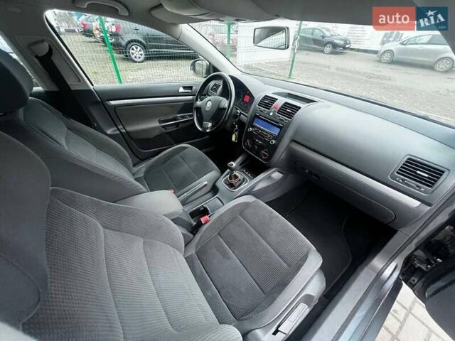 Серый Фольксваген Гольф, объемом двигателя 1.4 л и пробегом 263 тыс. км за 6500 $, фото 48 на Automoto.ua