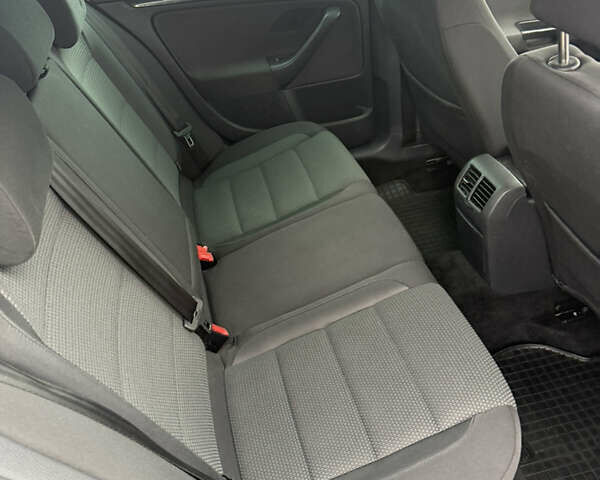 Серый Фольксваген Гольф, объемом двигателя 1.39 л и пробегом 193 тыс. км за 6300 $, фото 14 на Automoto.ua