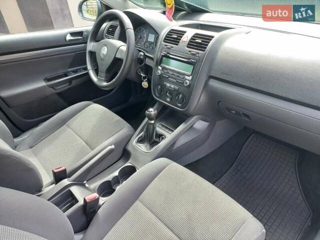 Серый Фольксваген Гольф, объемом двигателя 1.4 л и пробегом 225 тыс. км за 5550 $, фото 29 на Automoto.ua